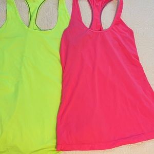 2 Workout tanks